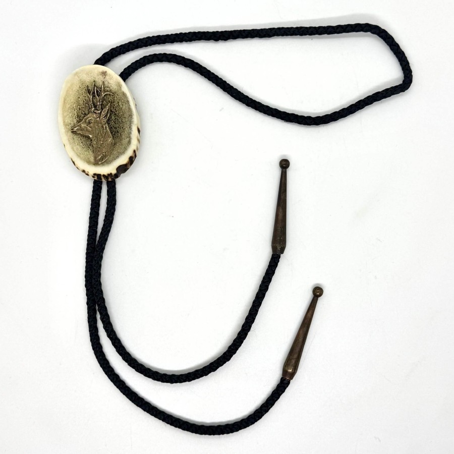 Kaklajuostė su rago ir bronzos medalionu