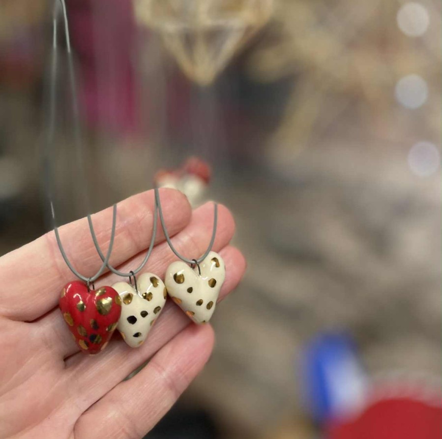 Porcelianinis pakabukas „Širdutė“